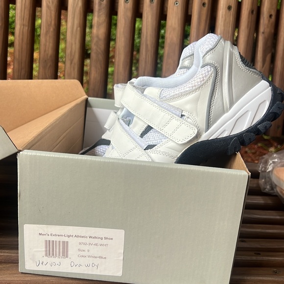 Mt Emey 9702-3V gray black and white support athletic shoes size 9 men's - Picture 6 of 8